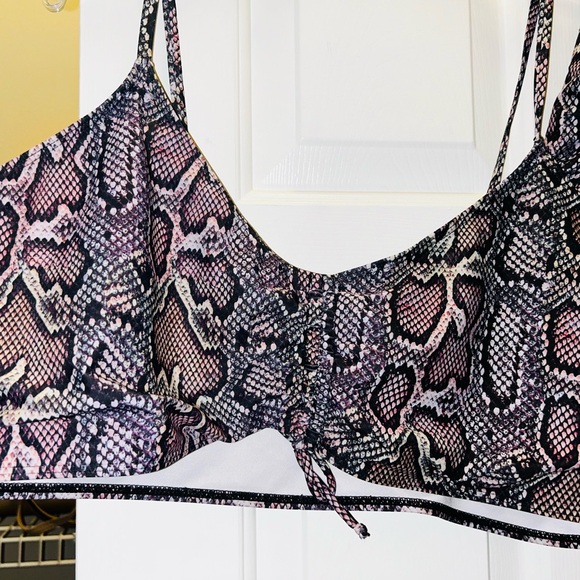 Two piece plus size swimsuit. Purple animal print - Picture 4 of 4